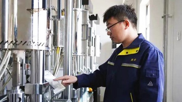 新疆湘潤工程技術研究中心通過驗收 新疆湘潤工程技術研究中心通過驗收