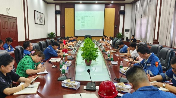 周建華副主席為匯源煤氣做“四化”建設(shè)專題培訓(xùn) 周建華副主席為匯源煤氣做“四化”建設(shè)專題培訓(xùn)