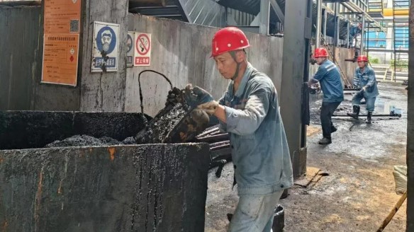 匯源煤氣化產(chǎn)車(chē)間全力清理機(jī)械槽 匯源煤氣化產(chǎn)車(chē)間全力清理機(jī)械槽